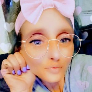 Meet your Posher, Deanna